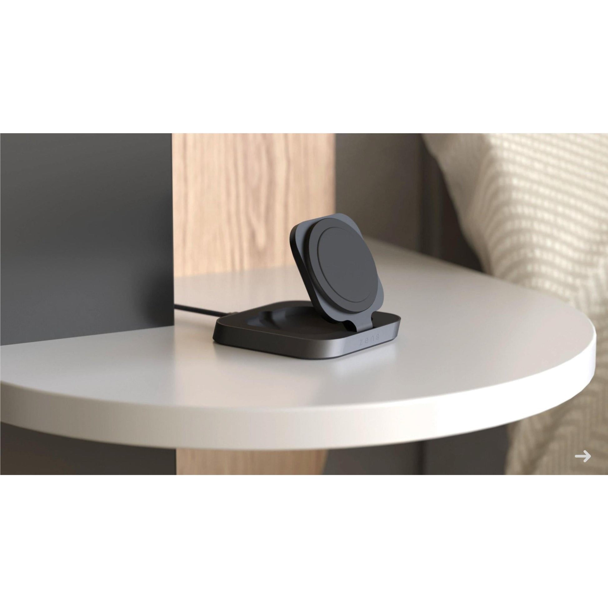 Zens Magnetic Nightstand Qi2 Charger-8