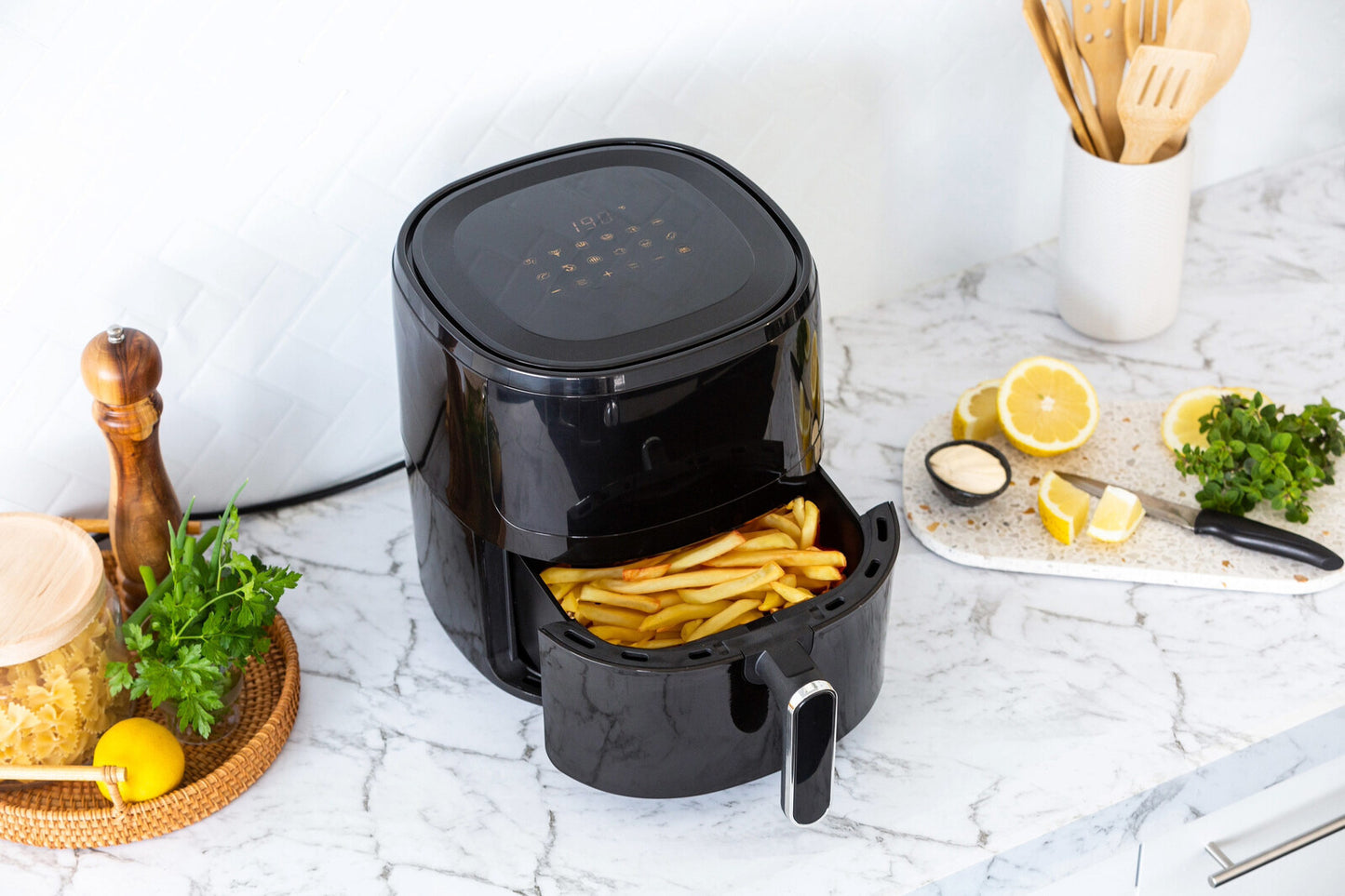 6L Digital Air Fryer w/ 1600W & Glass Window-3