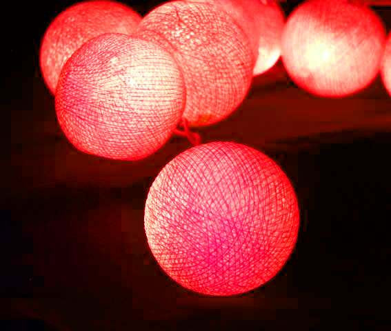 1 Set of 20 LED Red 5cm Cotton Ball Battery Powered String Lights Christmas Gift Home Wedding Party Bedroom Decoration Outdoor Indoor Table Centrepiece-4