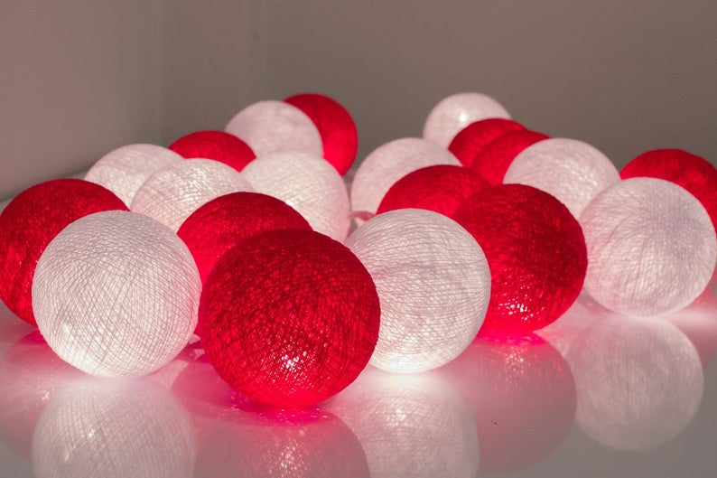 1 Set of 20 LED Red White 5cm Cotton Ball Battery String Lights Christmas Gift Home Wedding Party Bedroom Decoration Outdoor Indoor Table Centrepiece-1