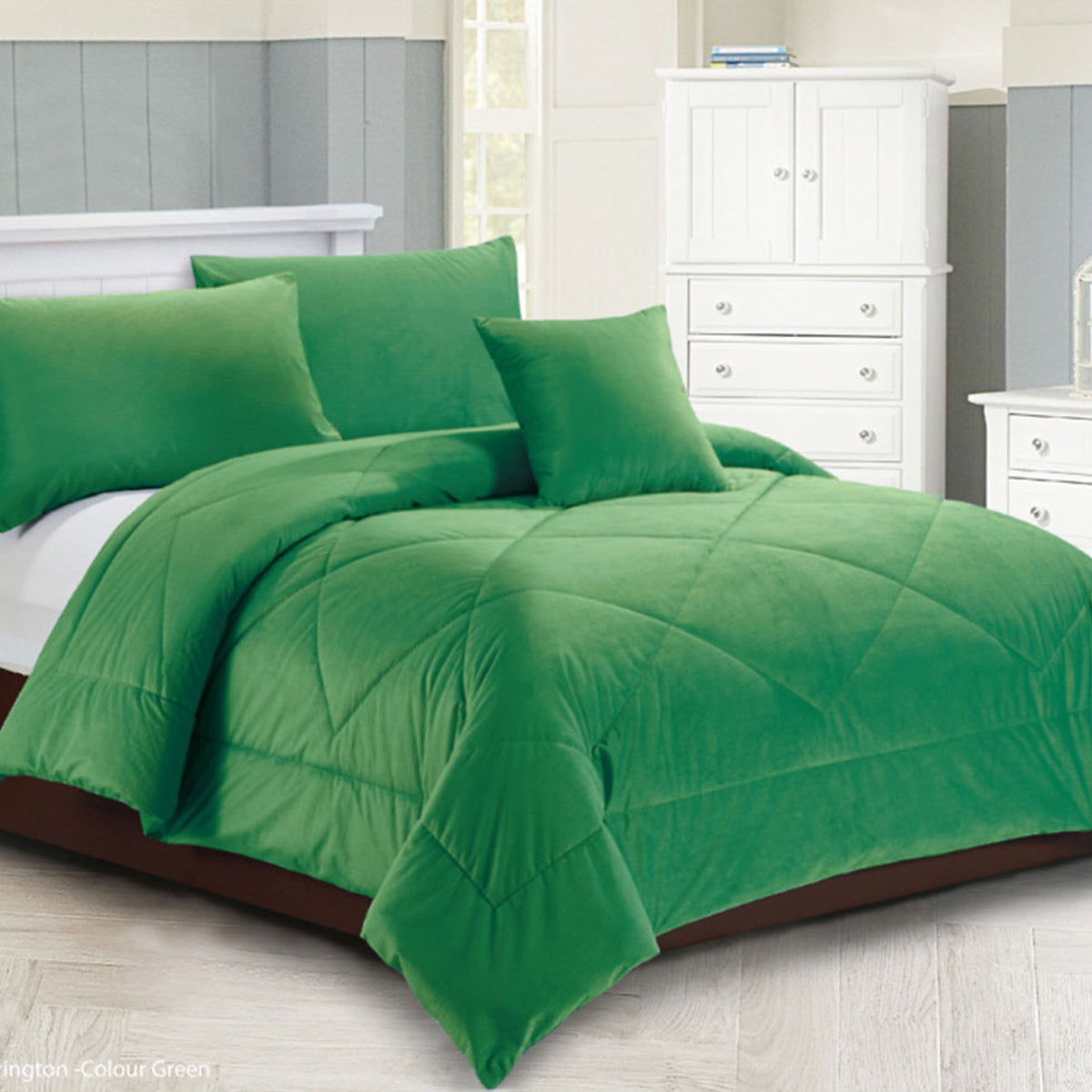 Georges Fine Linens Carrington Quilt / Comforter Set Green King-0