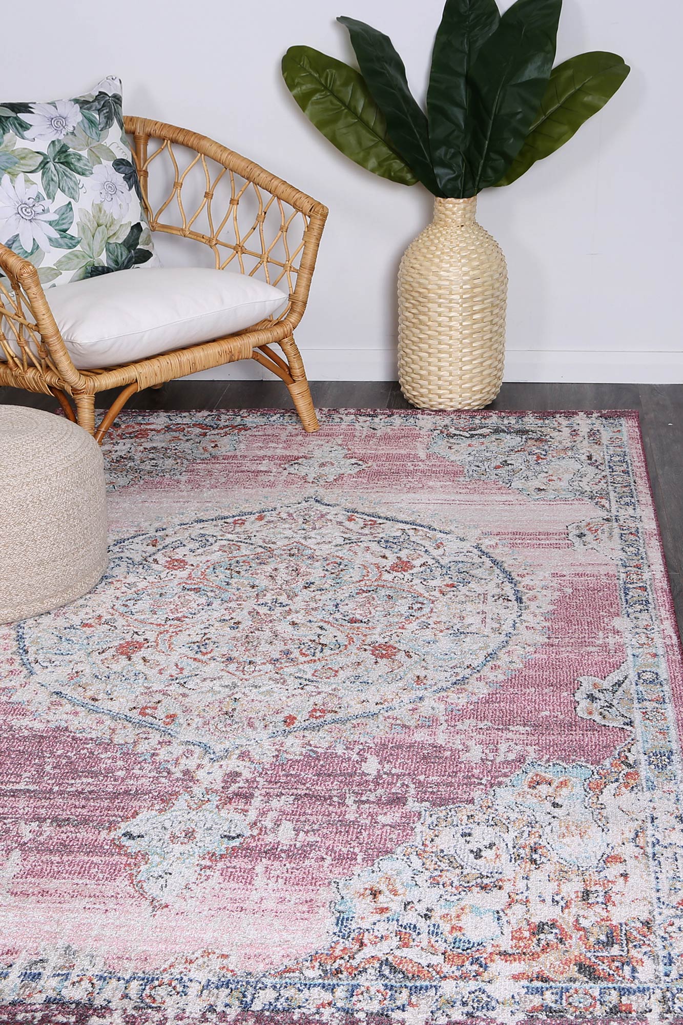 hollow-medalion-transitional-blush-rug 160x230-1