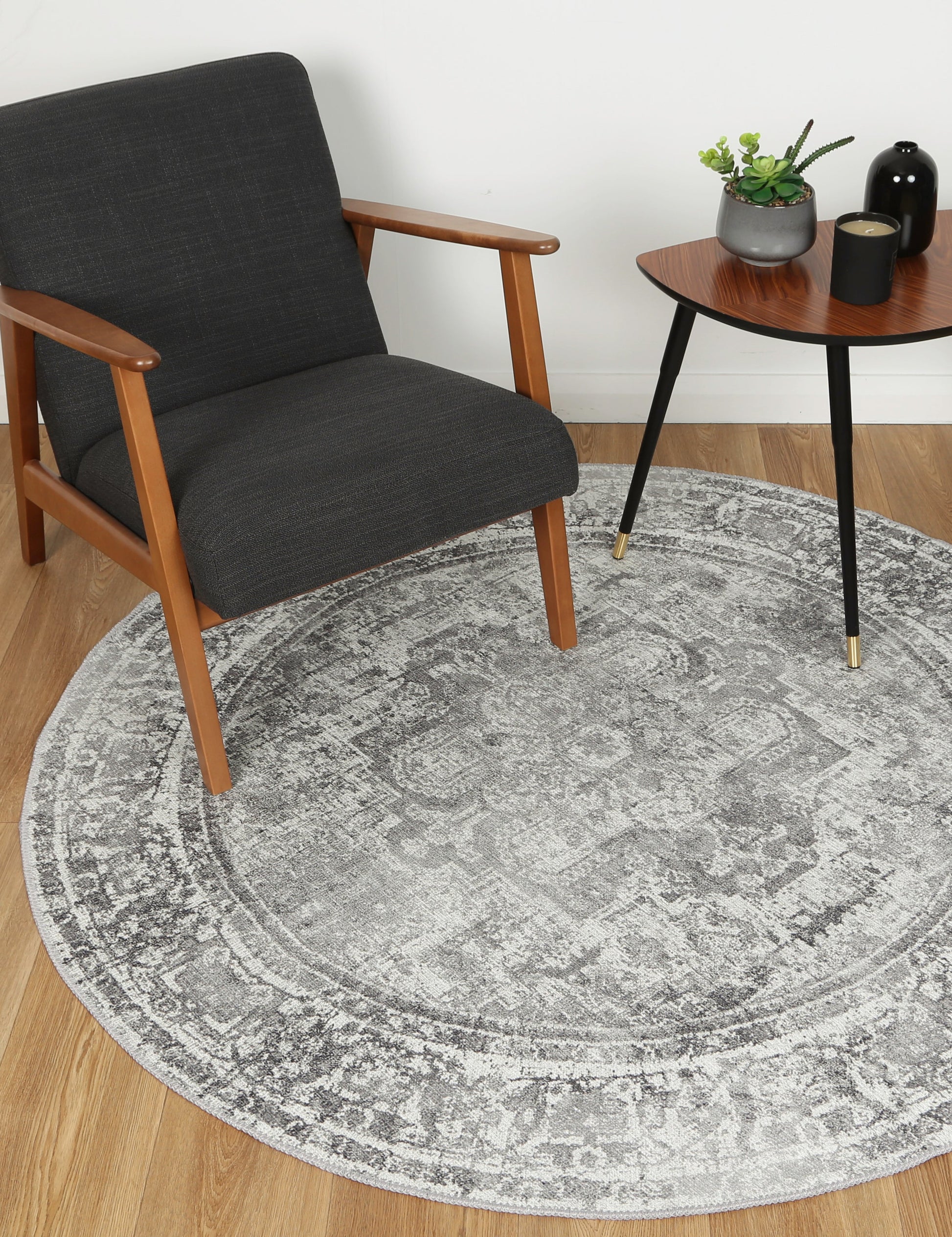 vintage-crown-chilaz-grey-distressed-vintage-round-rug 180x180-1