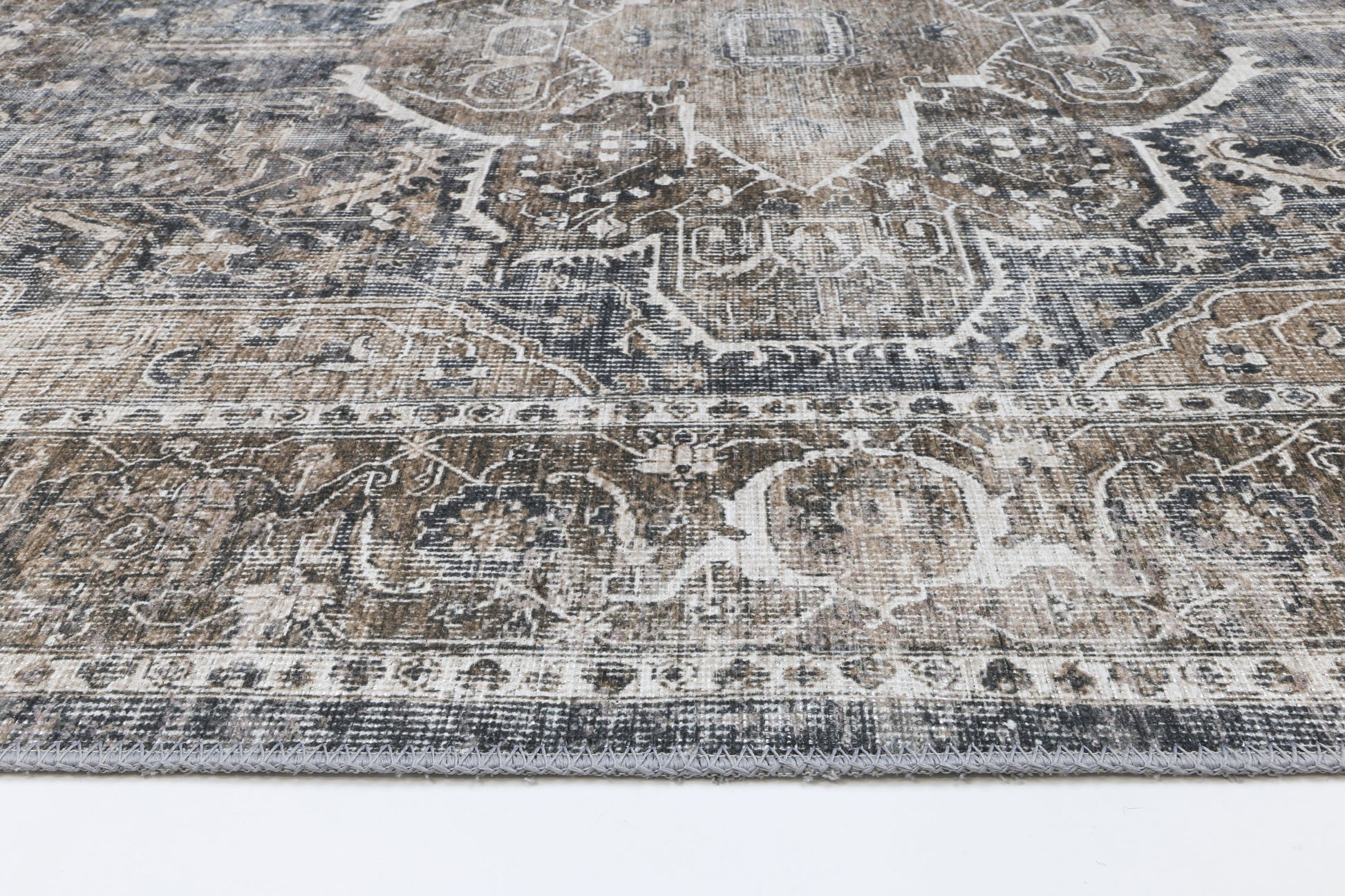 vintage-crown-kendra-ash-distressed-vintage-rug 200x290-2