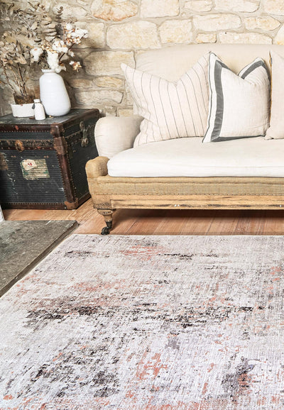 vintage-crown-celine-blush-distressed-vintage-rug 240X310-1