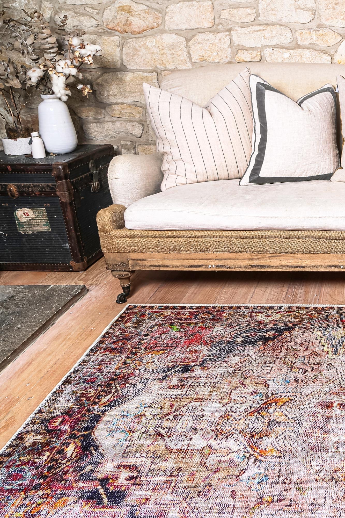 vintage-crown-ernest-multi-distressed-vintage-rug 160x230-1