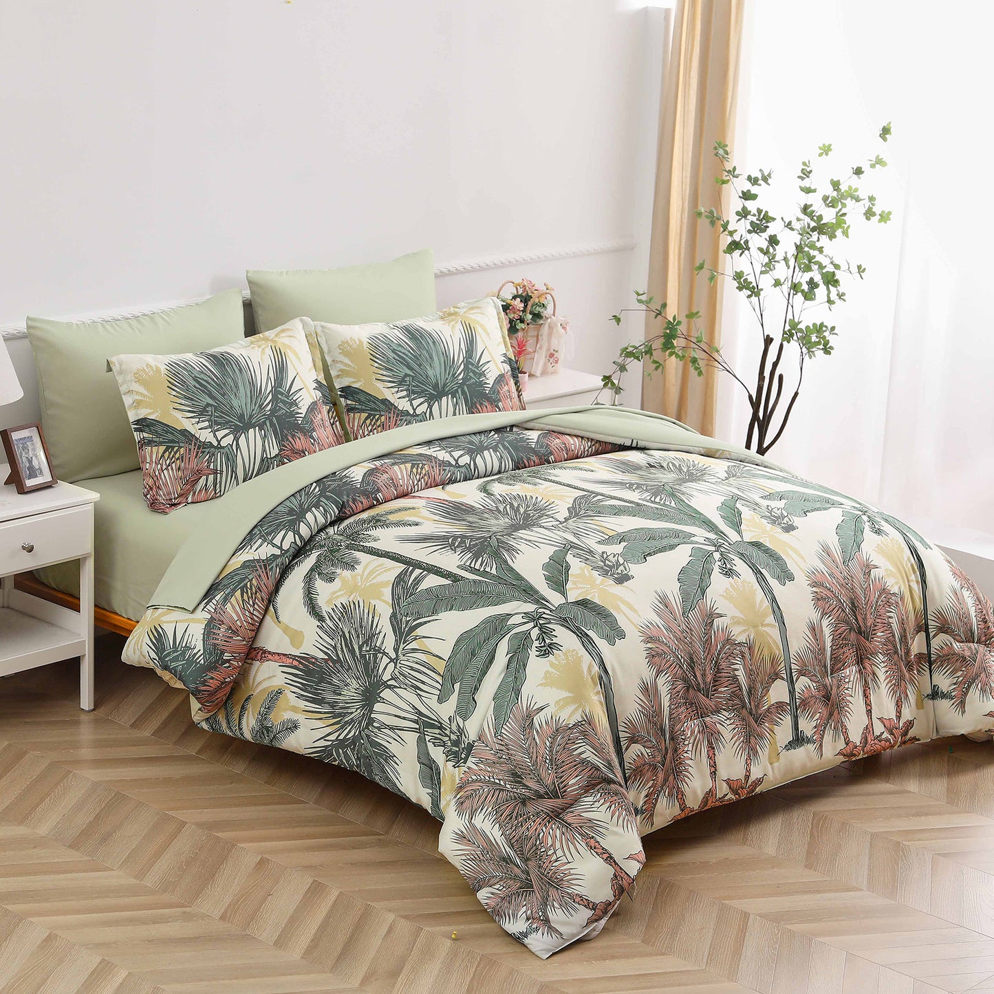 Soft Floral Leaf Comforter Set, King Size, Warm Quilted Bedding with Pillowcases-3