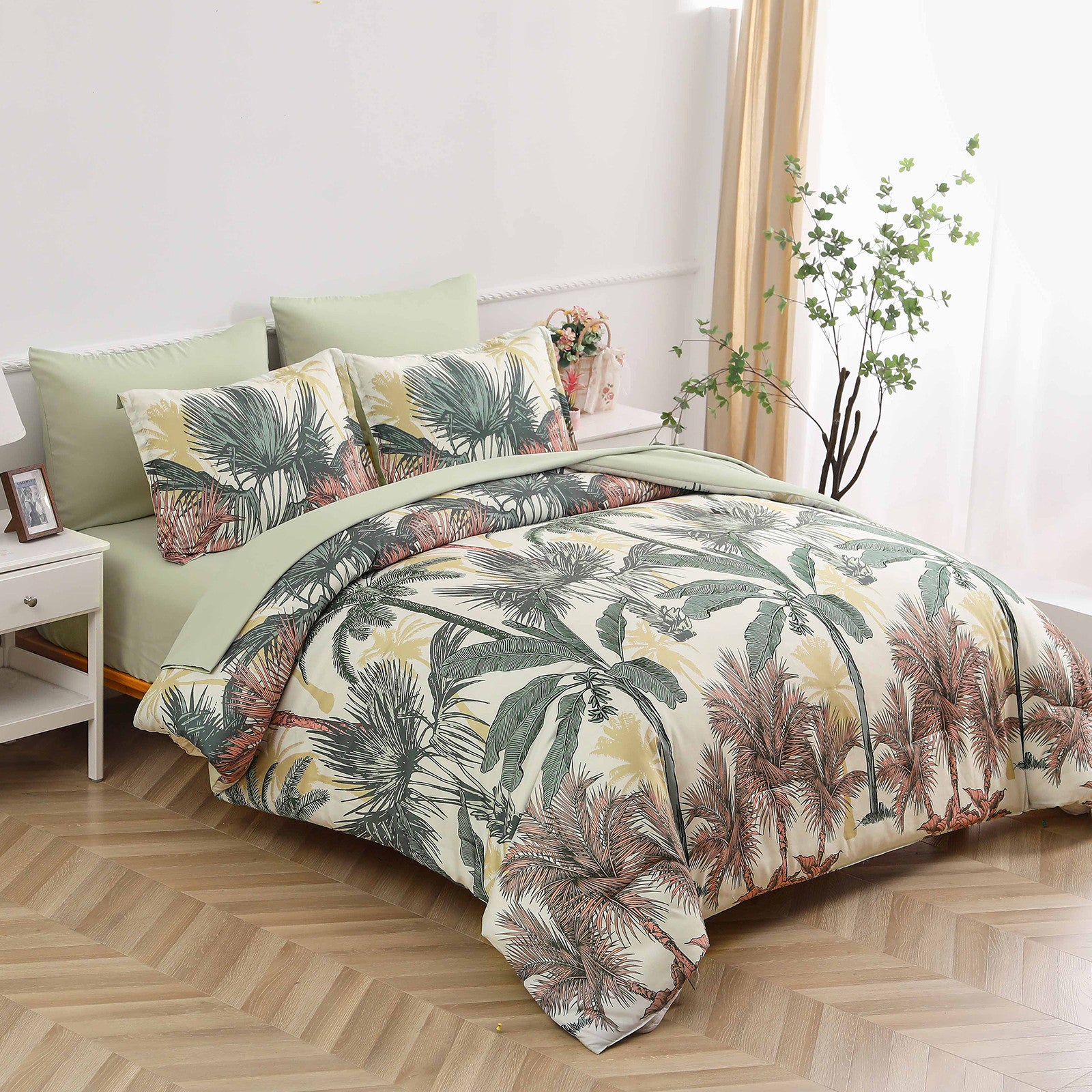 Soft Floral Leaf Comforter Set, King Size, Warm Quilted Bedding with Pillowcases-3