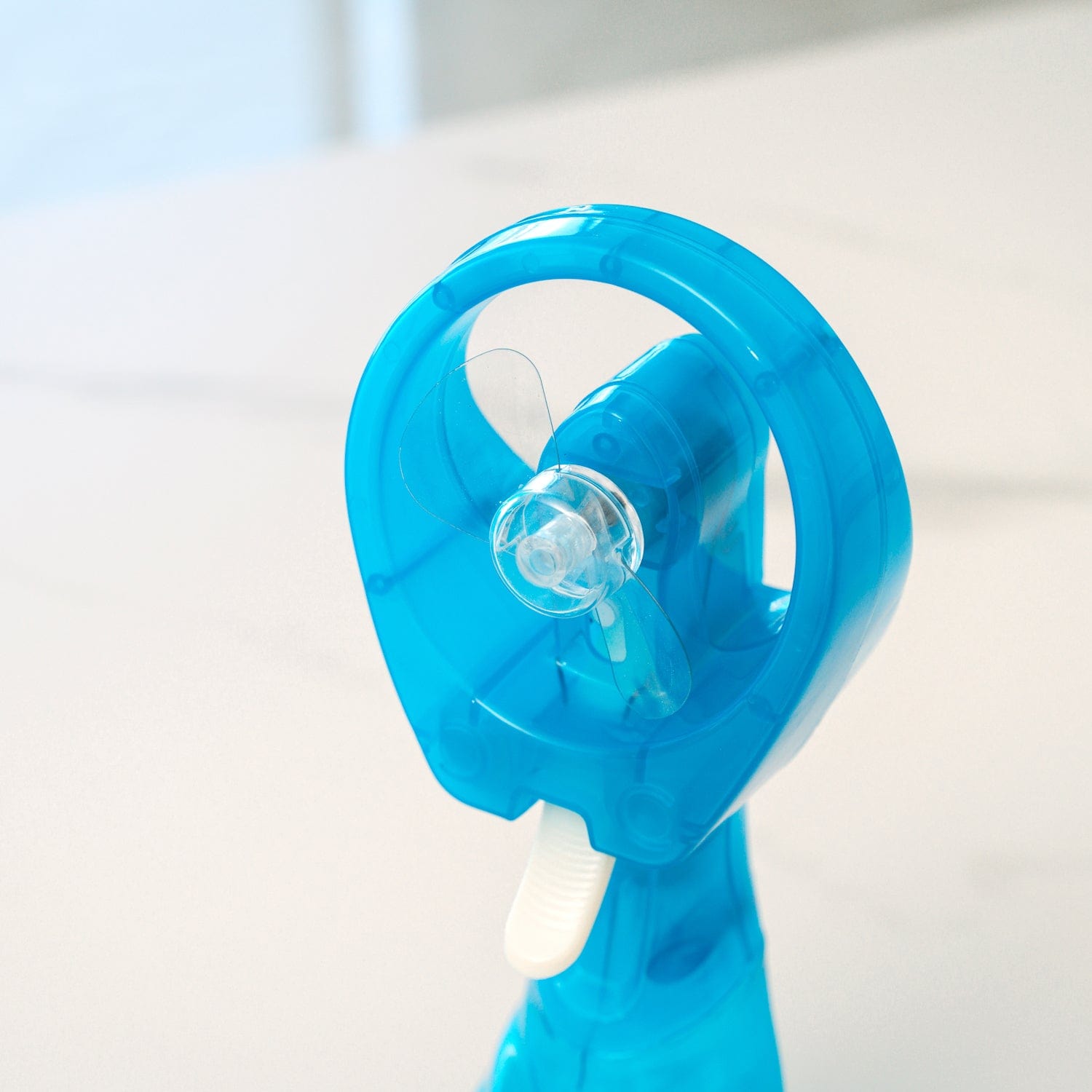 Lazy Dayz Water Spray Fan - Blue-2